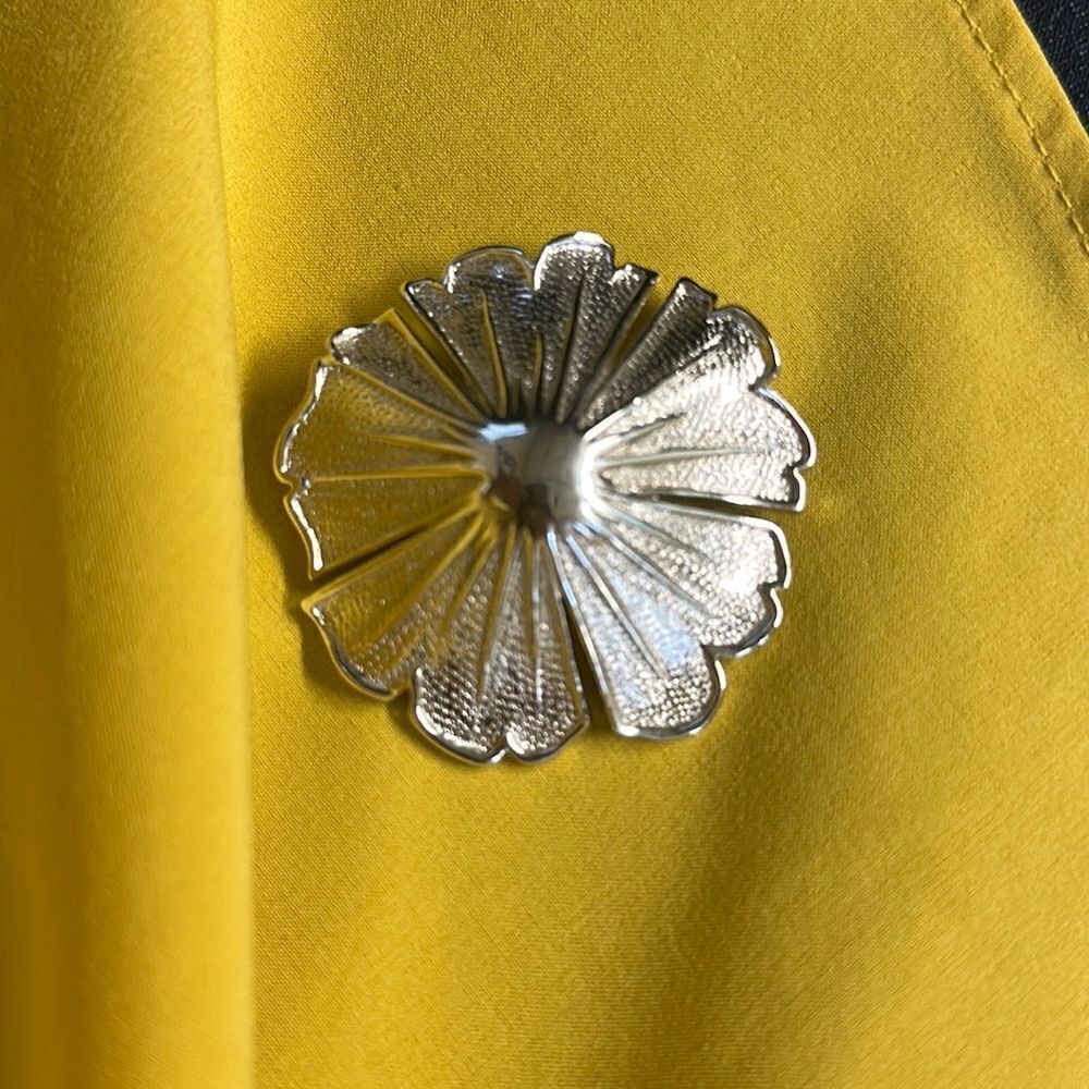 VTG Monet Silver Tone Flower Brooch Pin Bloom Blossom